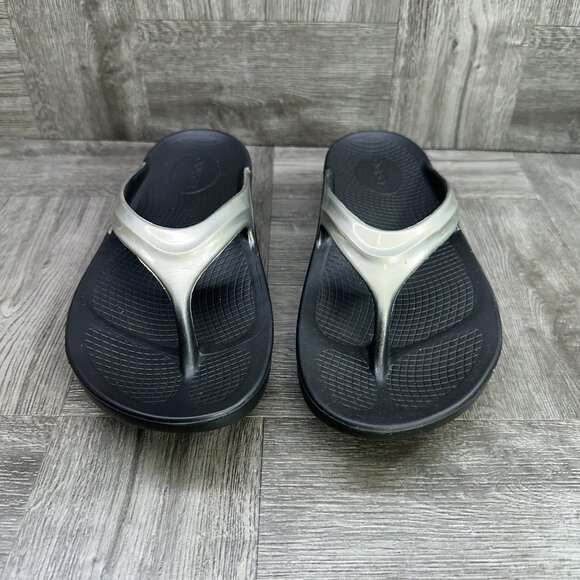 OOFOS OOlala Luxe Women's size 6/EURO 37 Latte Thong Comfort Sandals - Picture 4 of 8